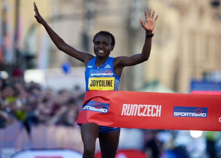 Keniata Joyciline Jepkosgei, la mujer llamada a batir la marca de maratón