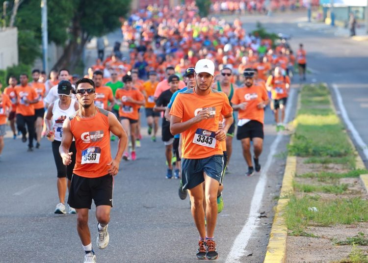 Julio Medina y Karla Andrade ganaron Maracaibo Rock 10K