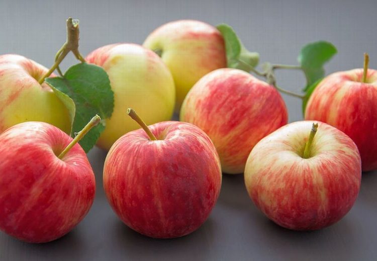 Al quitar la piel de frutas como la manzana se desperdicia hasta el 11% de su contenido de fibra/Espnrun.com