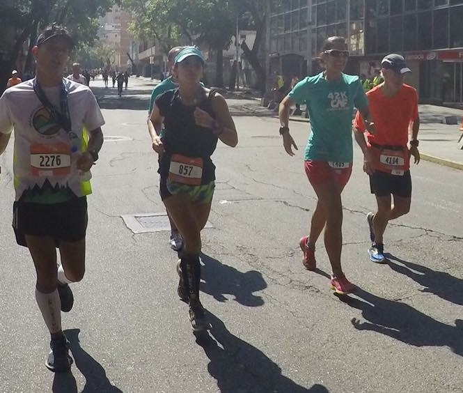 Pocos padres como William García (derecha) tienen la posibilidad de correr un maratón junto con su hija/Foto William García