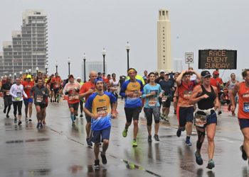 20 mil participantes estuvieron en la salida del maratón de Miami 2019/Archivo