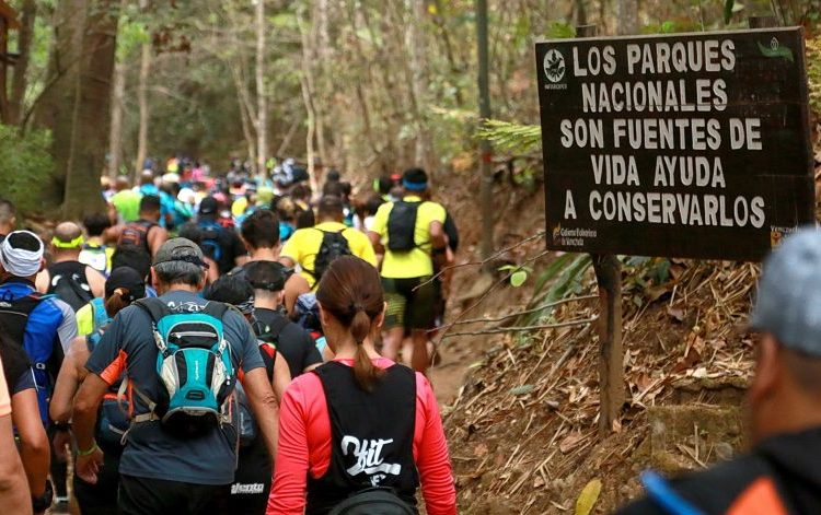 Salida de la carrera Vertical de Retos.Info en Sabas Nieves/Pablo Castillo