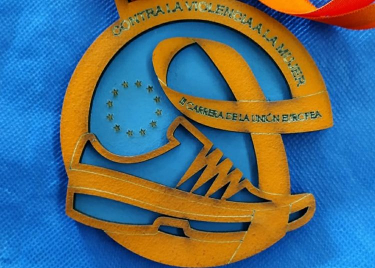 Una imagen de la medalla entregada a los finalistas/Cortesía