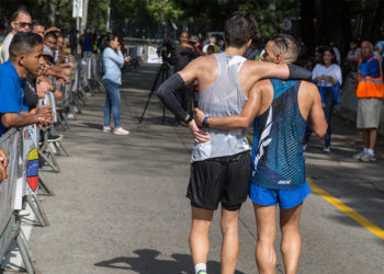 A partir de las 5.55 am de este 8 de marzo, miles de corredores saldrán a dar lo mejor de sí en la tercera edición del Caracas 42K/Cortesía