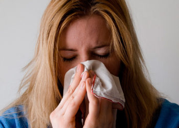 Un resfriado común tiene una duración entre tres a cinco días, si pasa este lapso amerita la revisión de un especialista para prevenir complicaciones/Pixabay