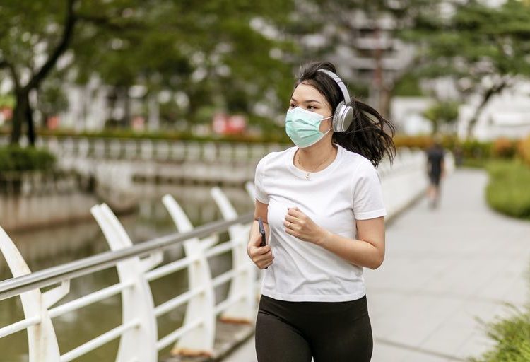El uso de mascarillas implicará readaptarse a una nueva forma de entrenar