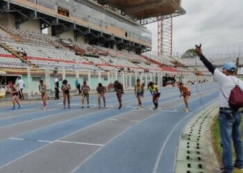 Joselyn Brea establece nuevos récords nacionales en 5.000 y 1.500 planos