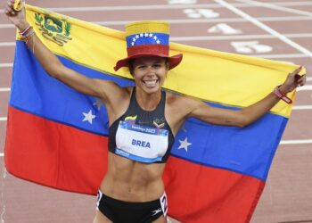 Joselyn Brea va por su cupo a París en 1.500 metros planos